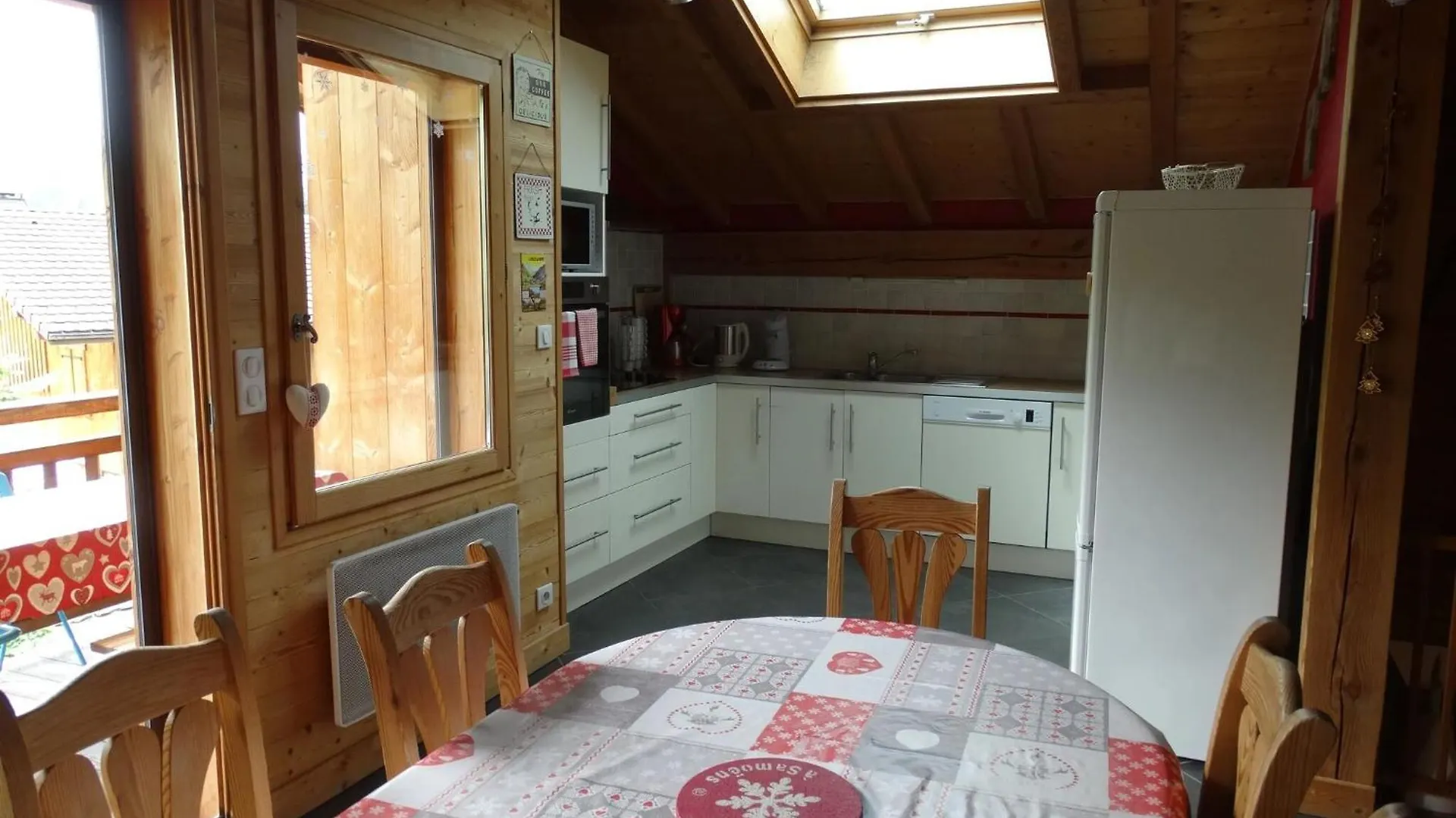 Appartement Cosy A Samoens Avec Jacuzzi 0*,